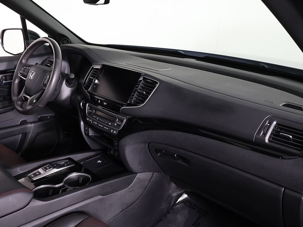 Certified 2025 Honda Ridgeline Black Edition image 29