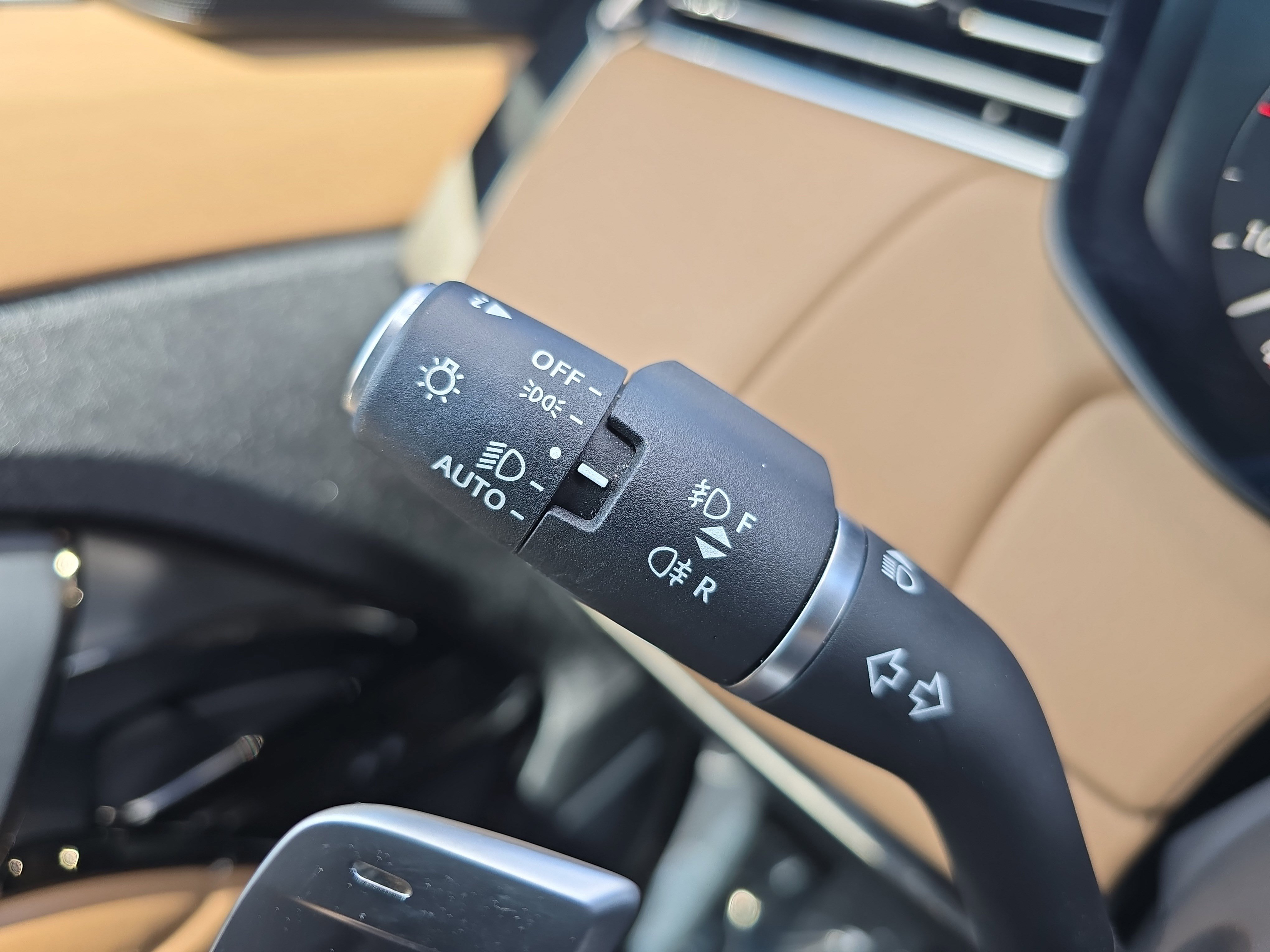 Used 2023 Land Rover Range Rover Sport SE image 24