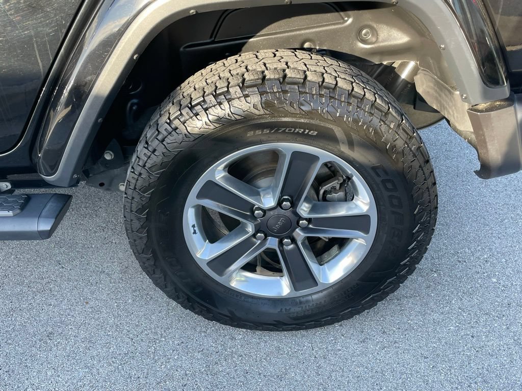 Used 2021 Jeep Wrangler Unlimited Sahara AWD/4WD image 31