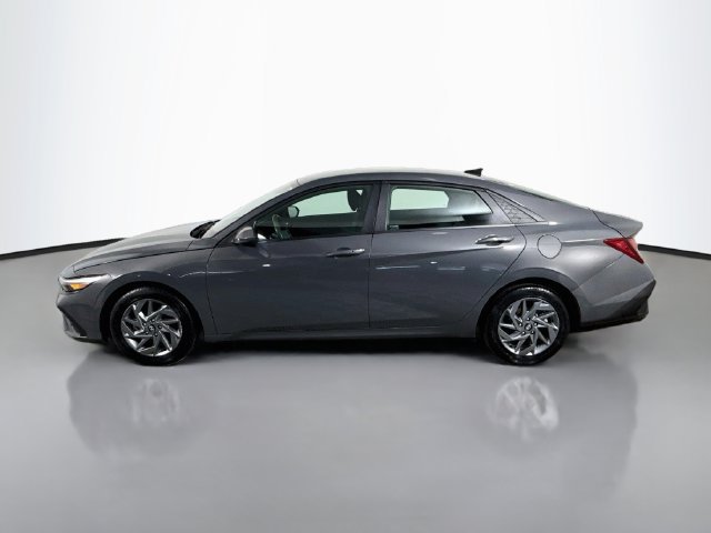 Used 2024 Hyundai Elantra SEL FWD image 6