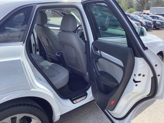 Used 2016 Audi Q3 2.0T Prestige w/ Prestige Package image 9