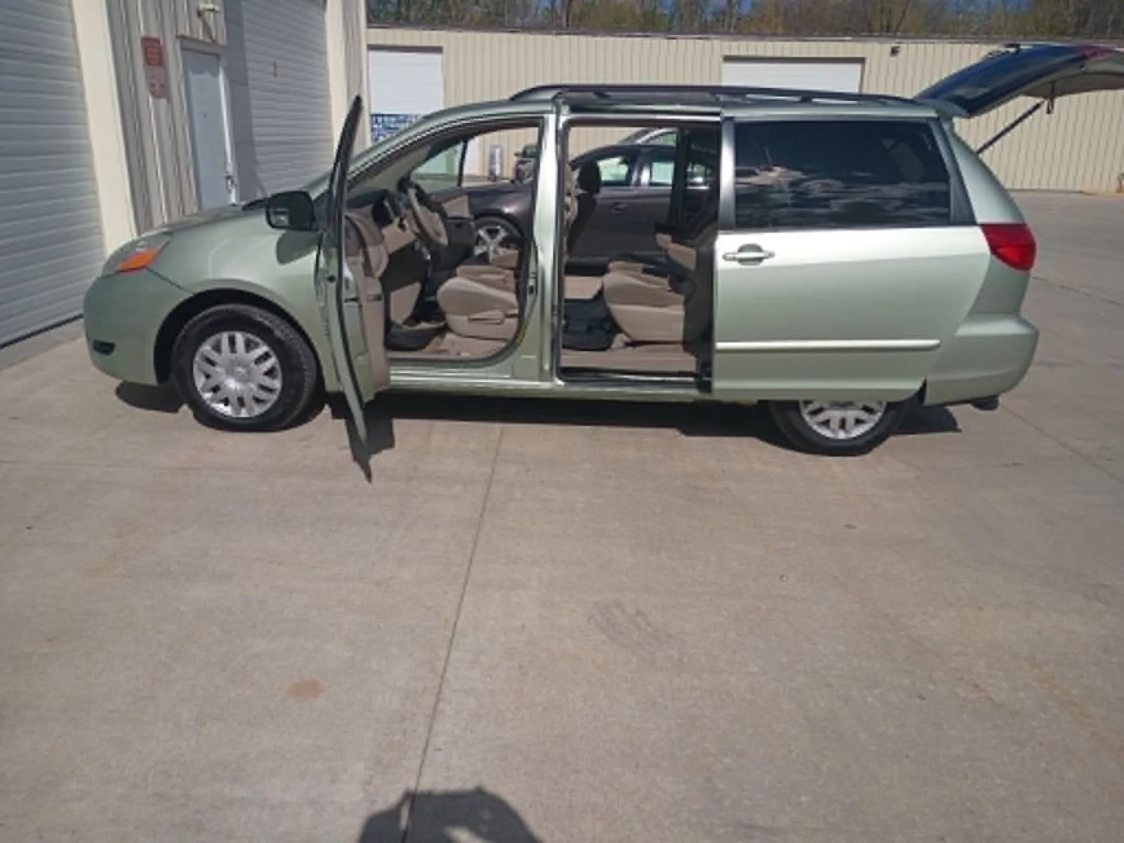 Used 2008 Toyota Sienna CE FWD image 5