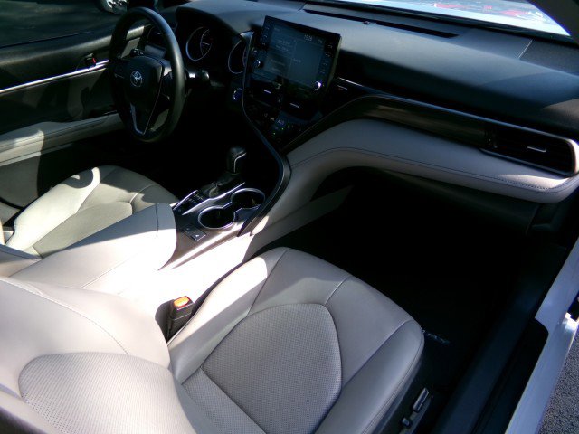 Used 2022 Toyota Camry XLE image 14