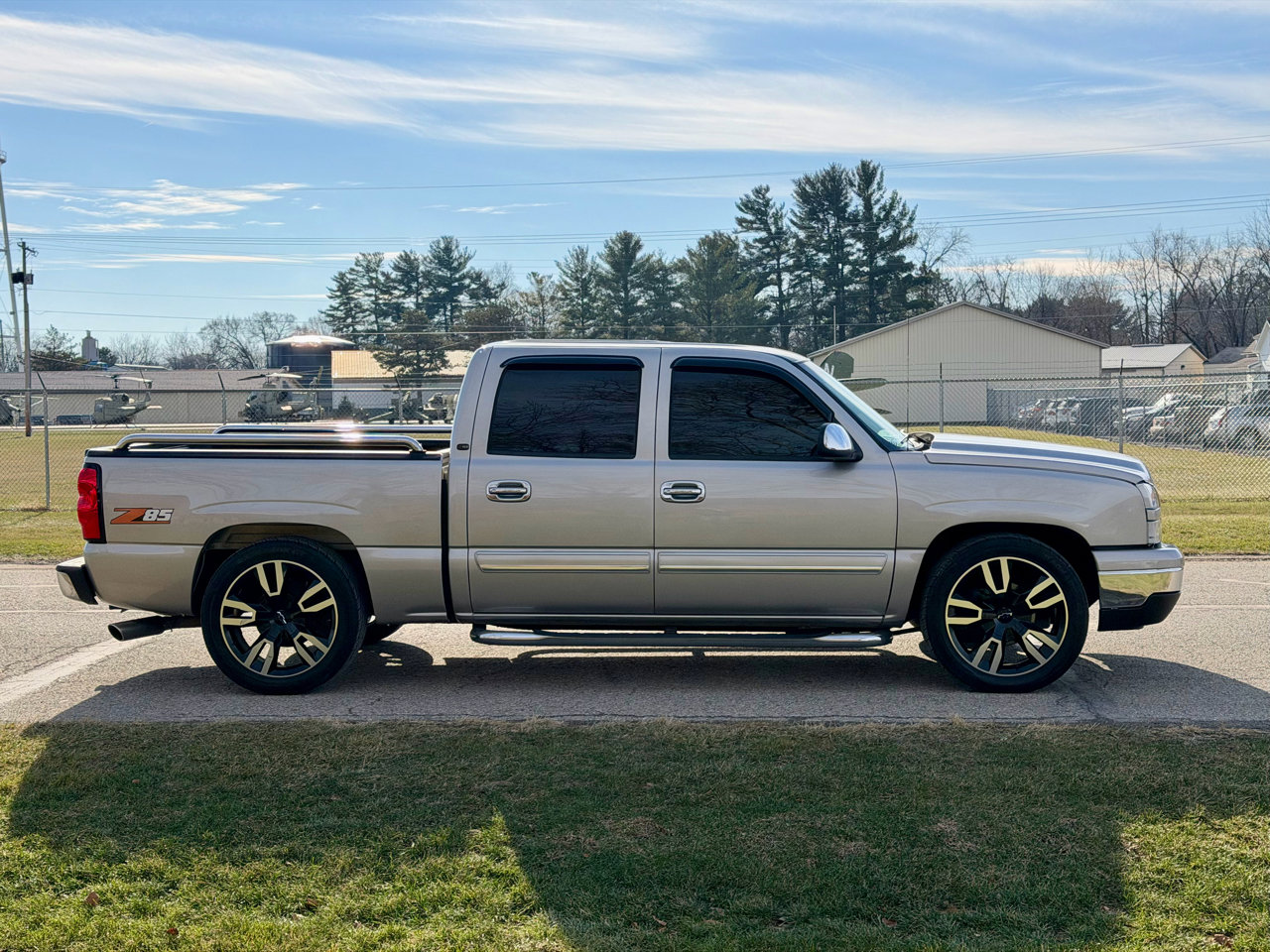 Used 2007 Chevrolet Silverado 1500 LT w/ Crew Cab Value Package image 7
