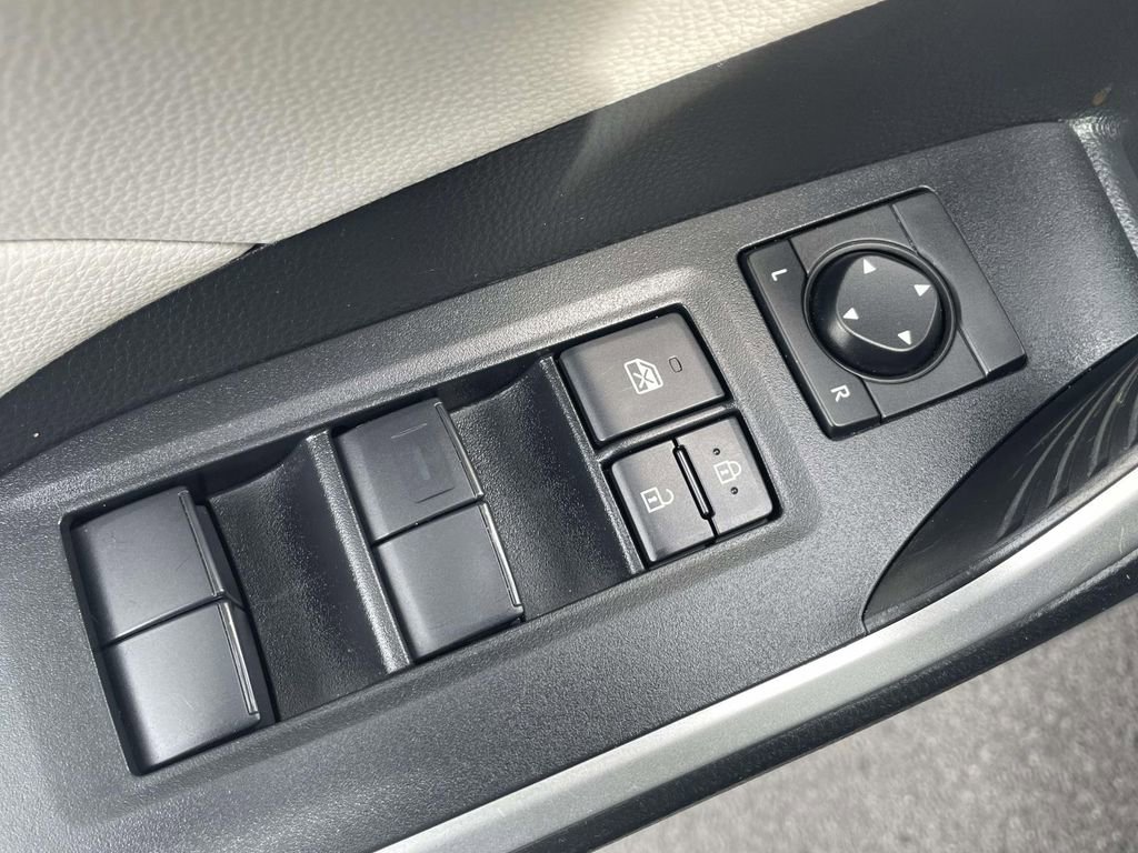Used 2019 Toyota RAV4 XLE w/ Convenience Package image 25