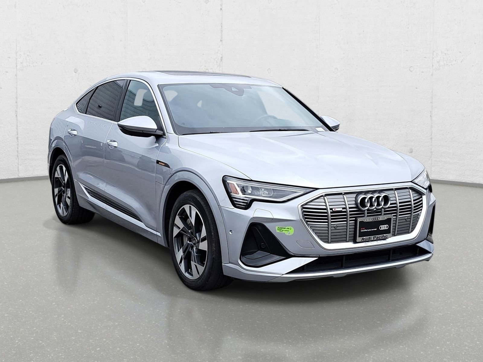 Certified 2023 Audi e-tron Premium Plus w/ Premium Plus Package AWD/4WD image 3