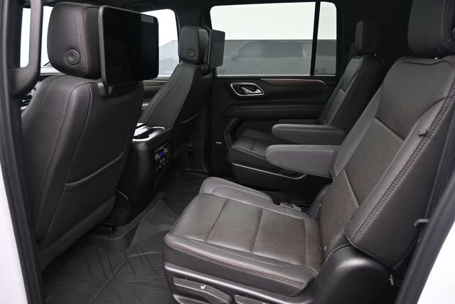 Used 2023 Chevrolet Suburban High Country w/ Advanced Technology Package AWD/4WD image 18