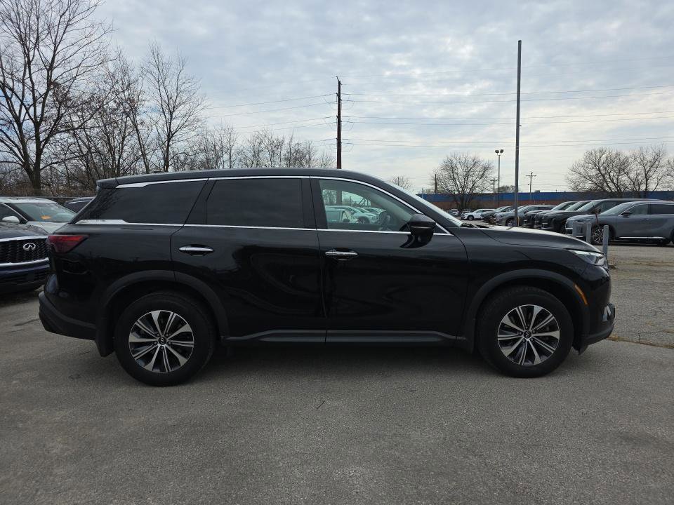 Used 2023 INFINITI QX60 Pure image 3