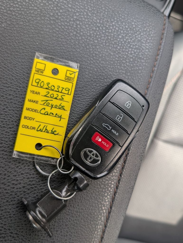 Used 2025 Toyota Camry XLE AWD/4WD image 34