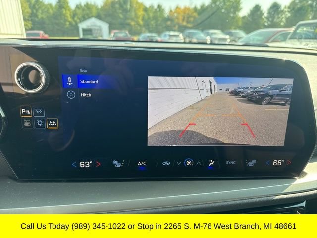 Used 2025 Chevrolet Traverse LT image 18