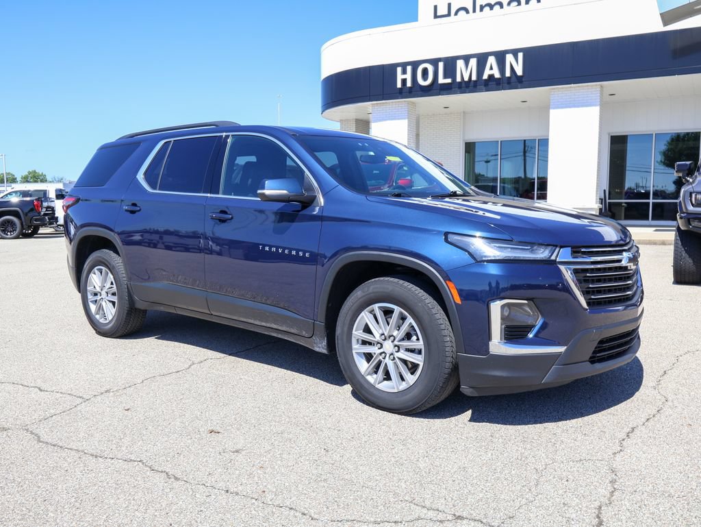 Used 2022 Chevrolet Traverse LT AWD/4WD image 1