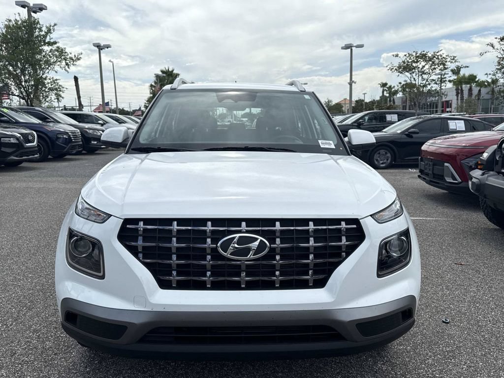 Used 2025 Hyundai Venue SEL FWD image 9