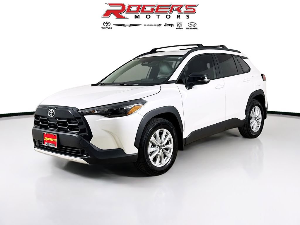 Used 2026 Toyota Corolla Cross LE AWD/4WD image 8
