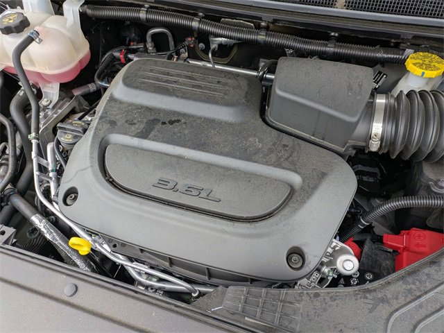 New 2025 Chrysler Pacifica Select w/ Uconnect Theater Family Group image 32