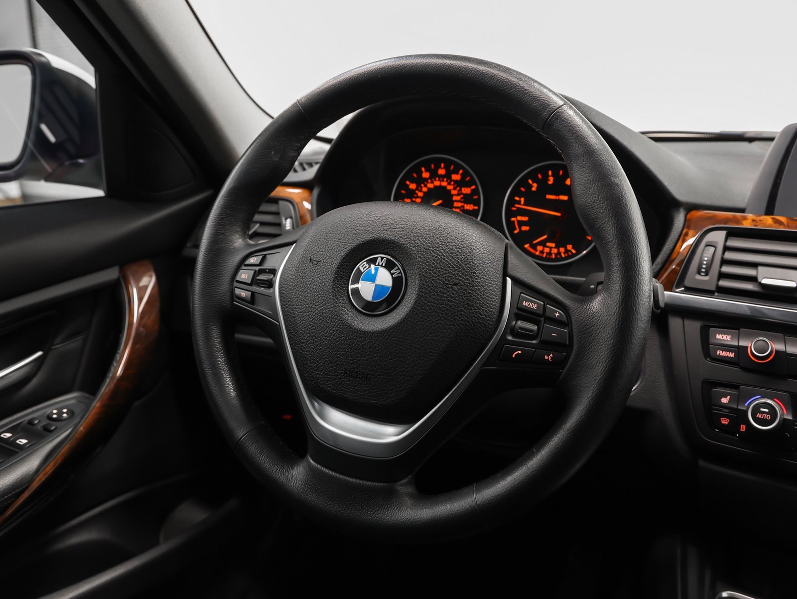 Used 2014 BMW 328i xDrive Sedan image 30