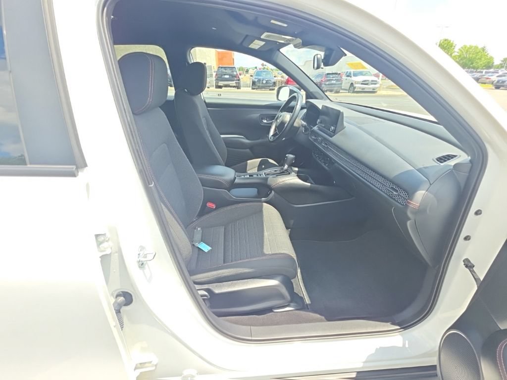 Used 2025 Honda HR-V Sport image 34