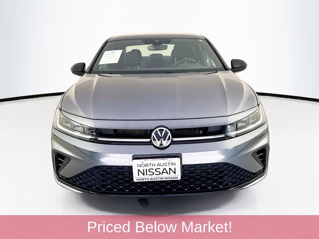 Used 2025 Volkswagen Jetta Sport FWD image 2