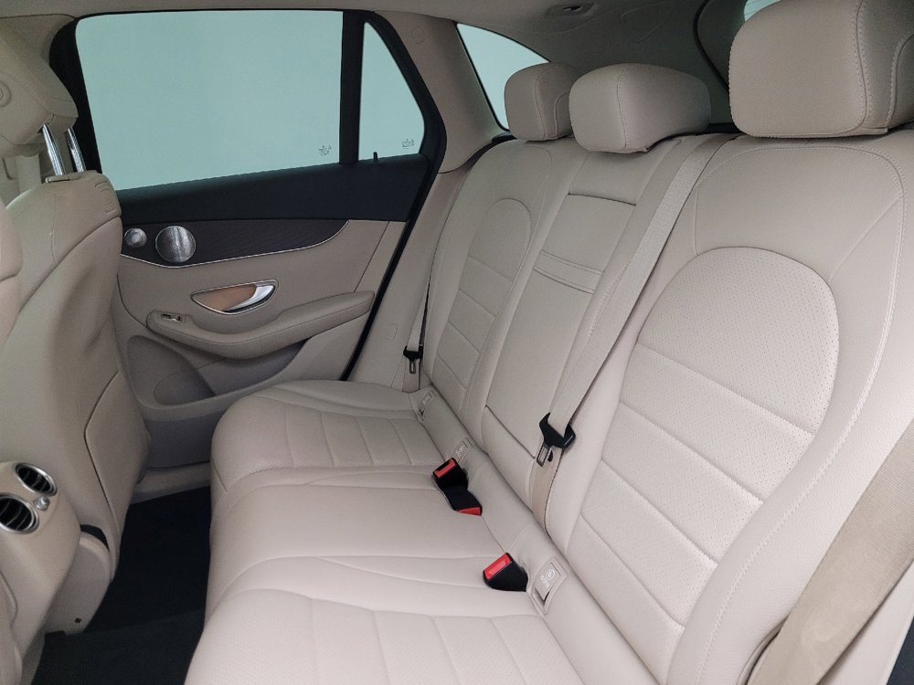 Used 2019 Mercedes-Benz GLC 300 4MATIC image 18