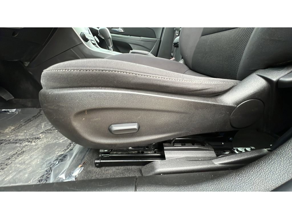 Certified 2015 Chevrolet Cruze LT image 24