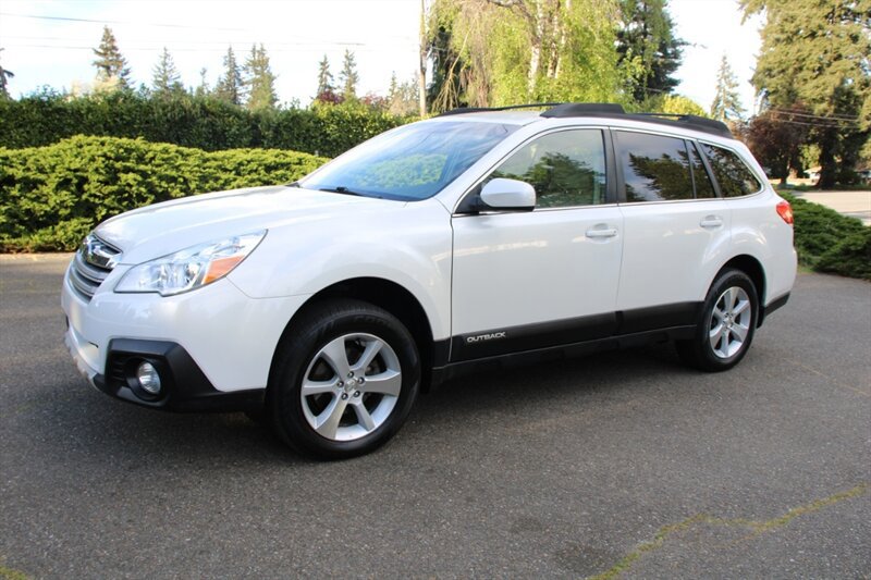 Used 2013 Subaru Outback 2.5i Limited AWD/4WD image 1
