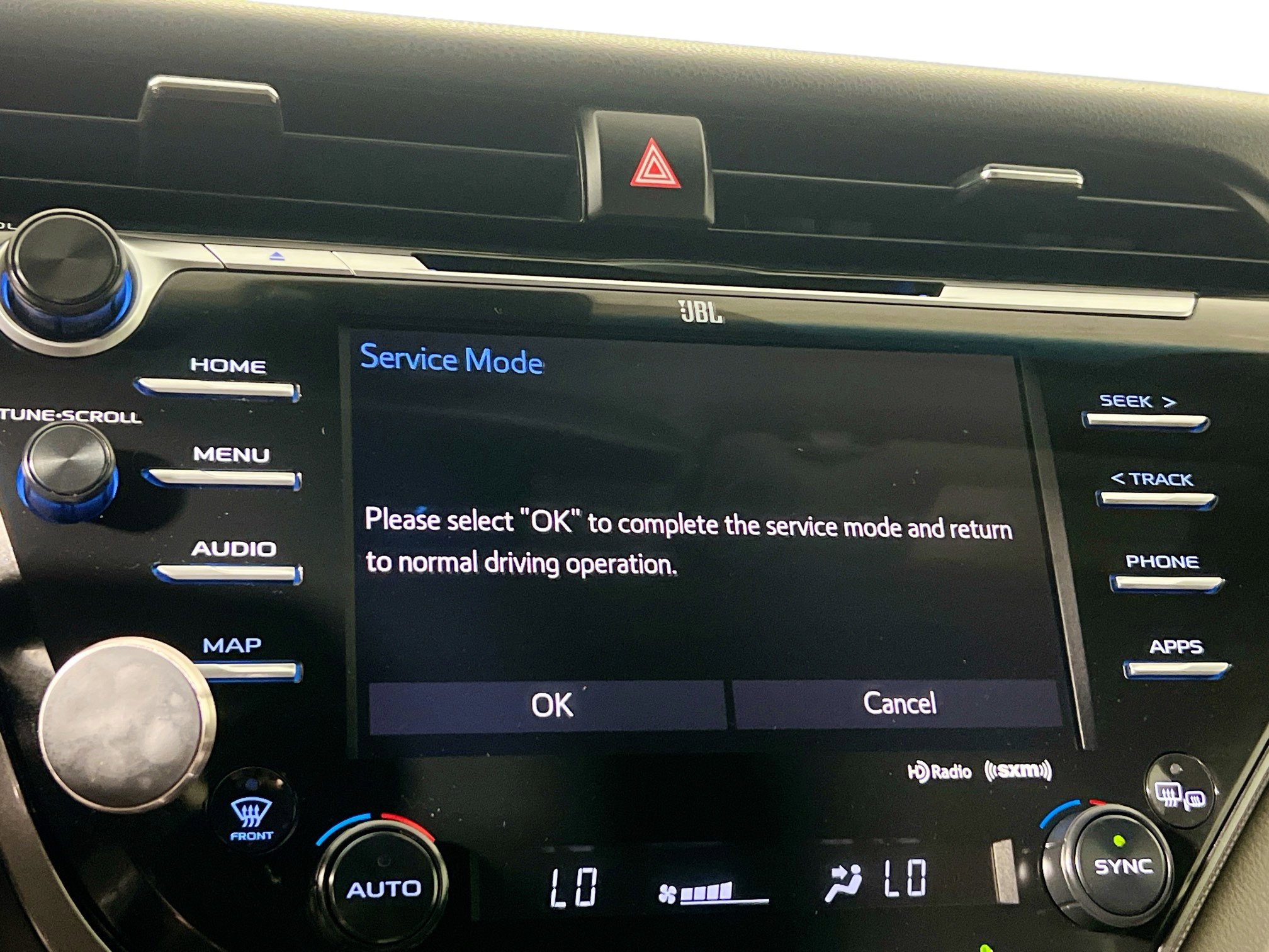Used 2019 Toyota Camry XSE w/ Navigation Package FWD image 28