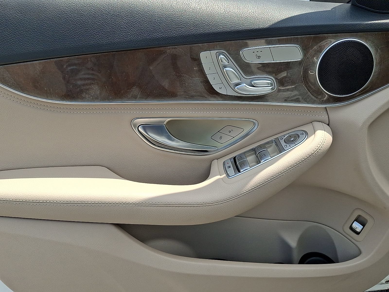Used 2016 Mercedes-Benz C 300 4MATIC Sedan image 12