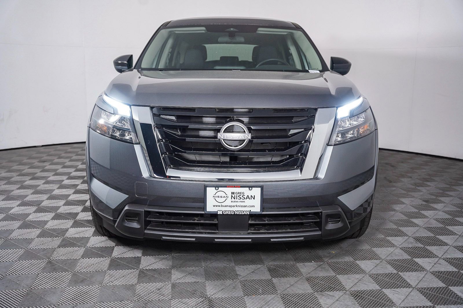 Certified 2025 Nissan Pathfinder S image 2