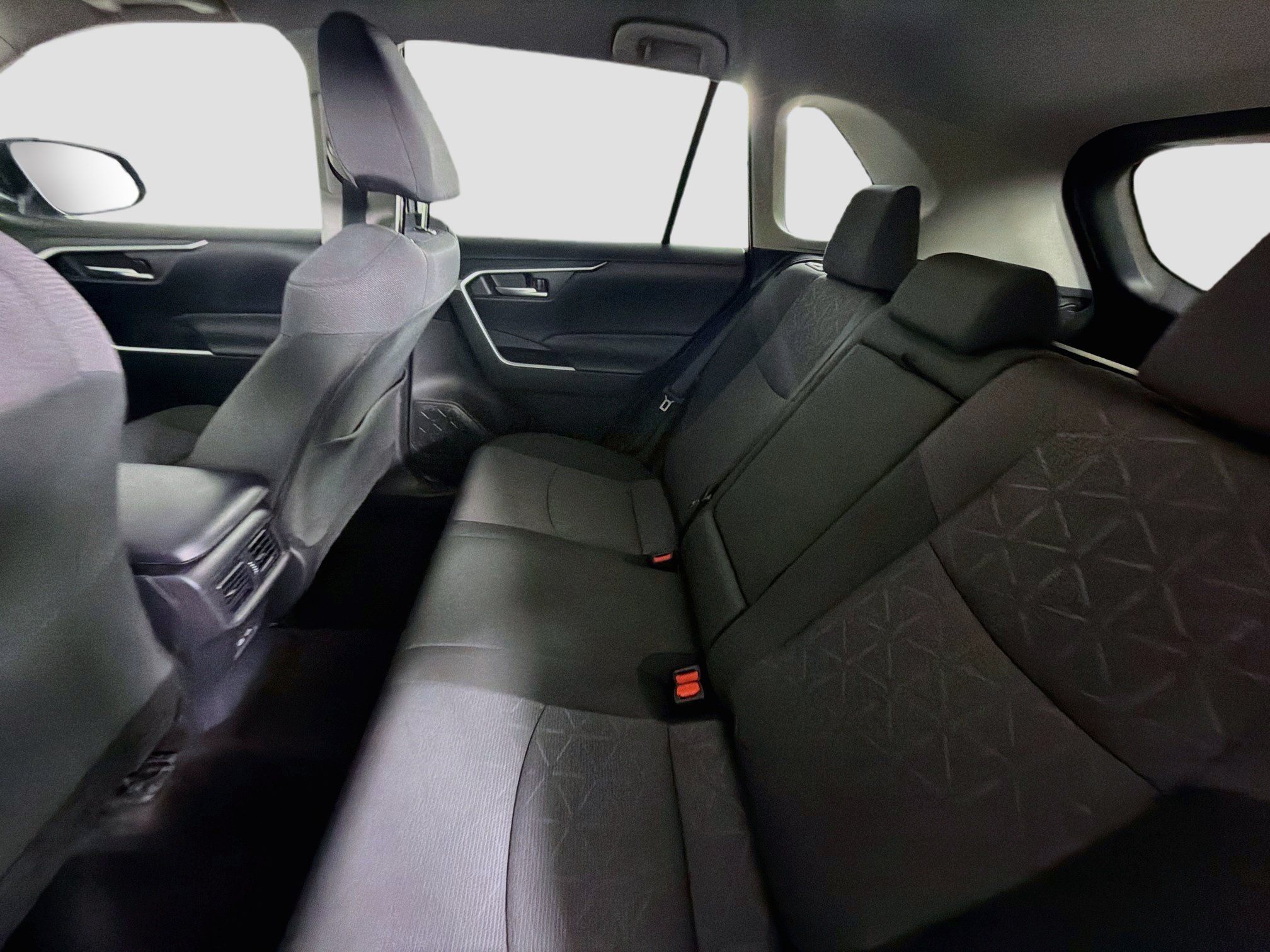 Used 2025 Toyota RAV4 XLE AWD/4WD image 25