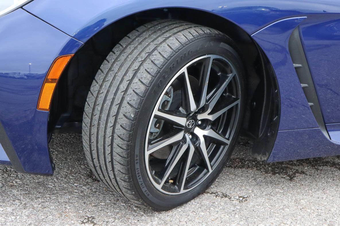 Used 2022 Toyota GR86 RWD image 17