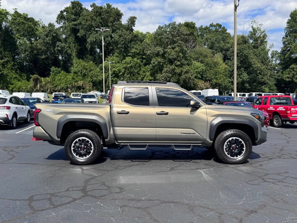 Used 2025 Toyota Tacoma TRD Off-Road AWD/4WD image 4
