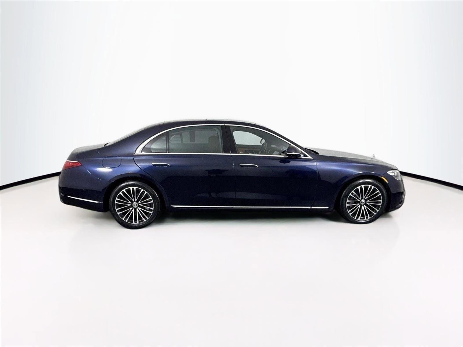 Used 2022 Mercedes-Benz S 500 4MATIC image 11