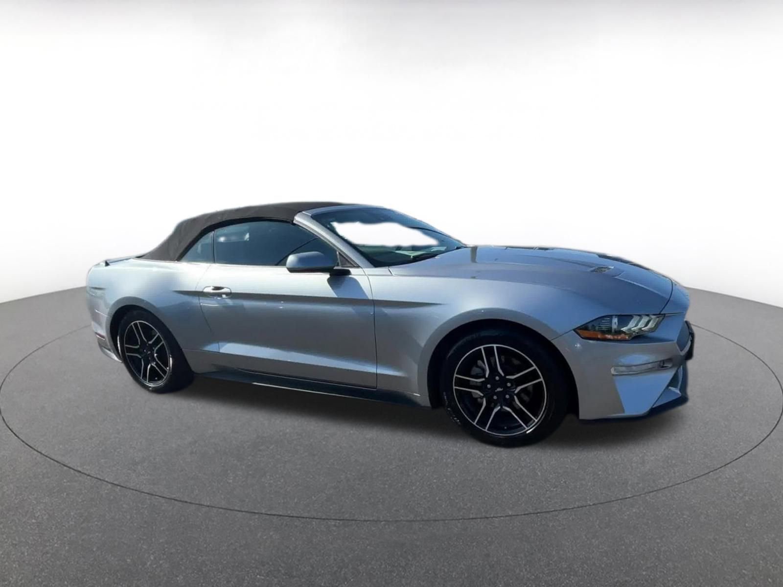 Used 2023 Ford Mustang Premium image 2