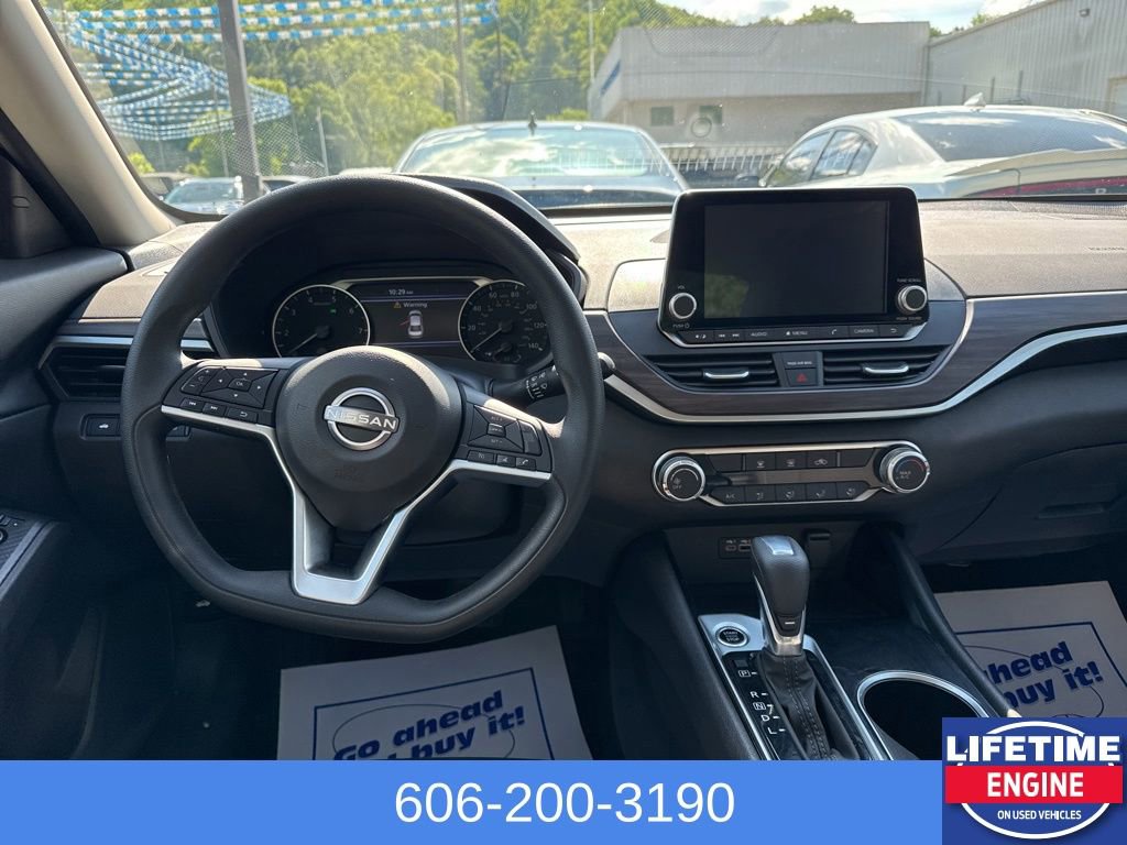 Used 2024 Nissan Altima 2.5 SV FWD image 13