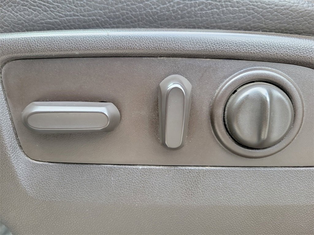 Used 2022 GMC Sierra 3500 Denali w/ Denali Ultimate Package image 21