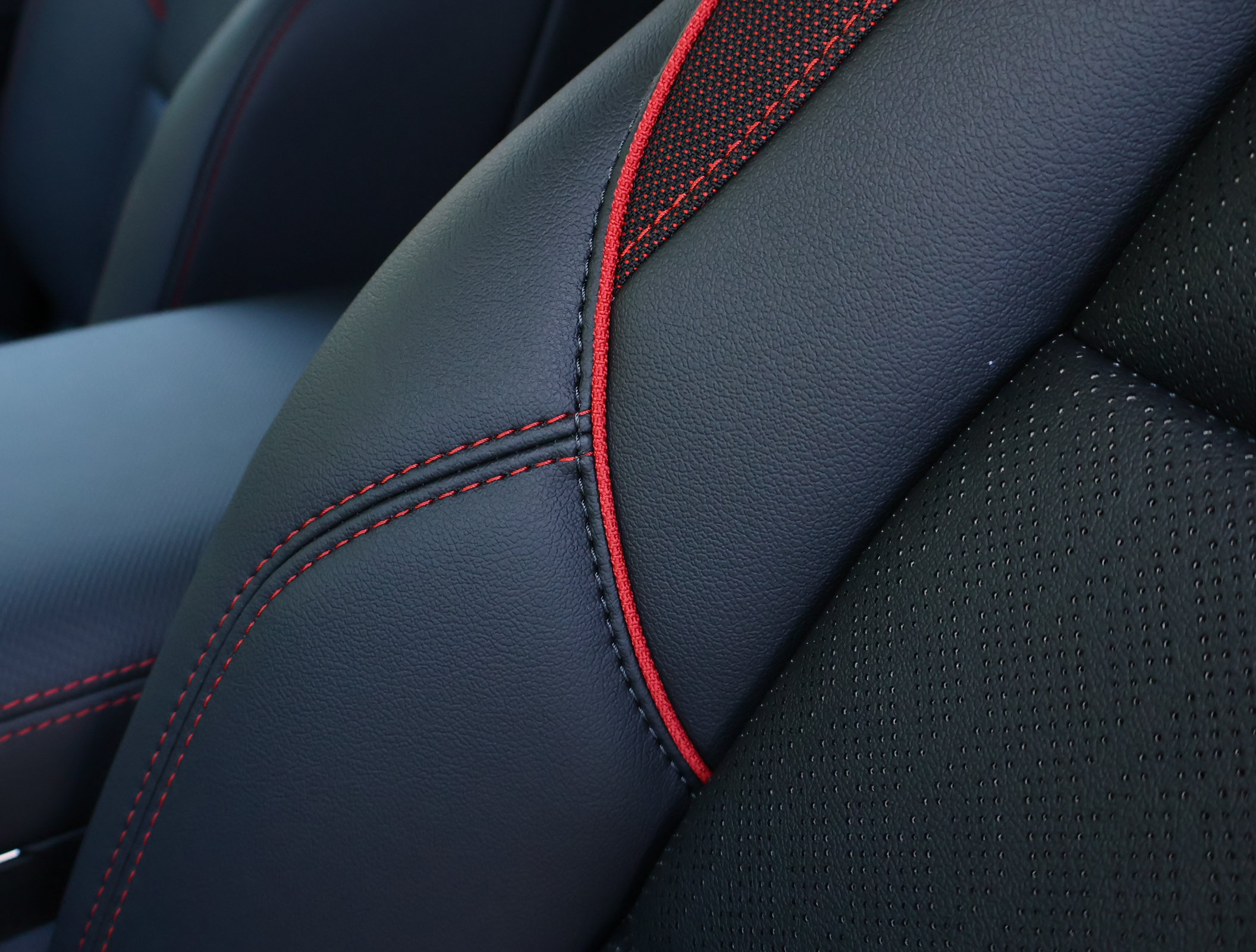 New 2027 Chevrolet Equinox RS w/ Safety and Technology Package FWD image 12