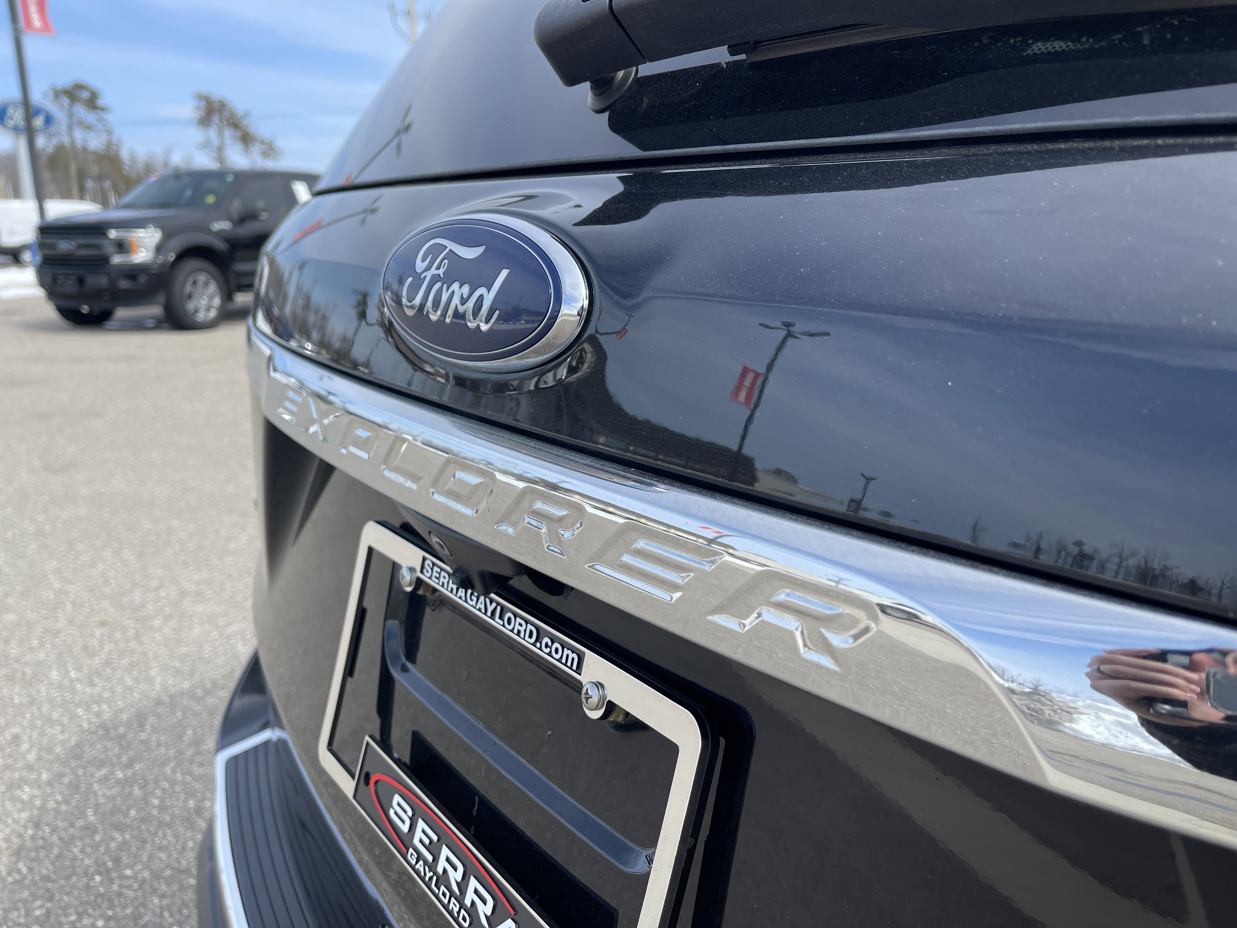 Used 2018 Ford Explorer XLT w/ Equipment Group 202A image 16