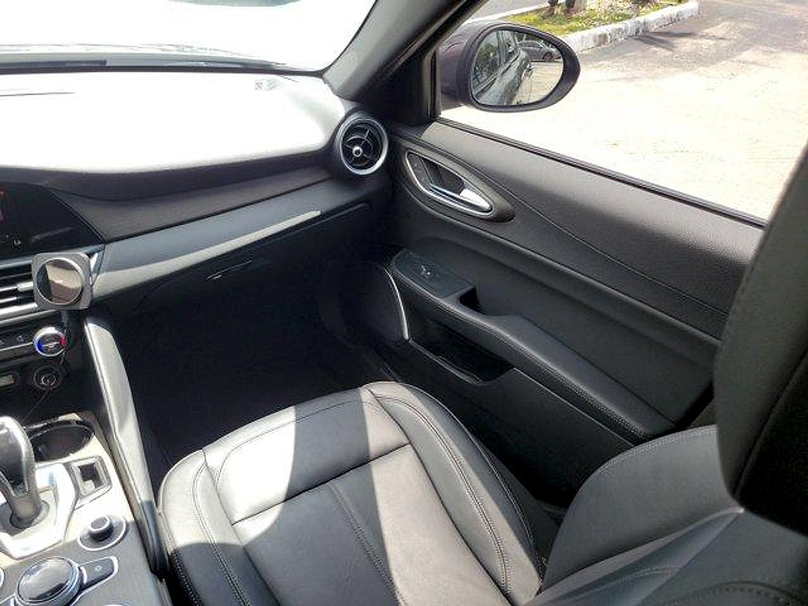 Used 2023 Alfa Romeo Giulia Ti w/ Active Assist Plus Package RWD image 17