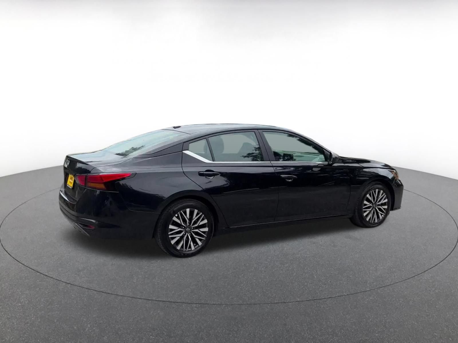 Used 2026 Nissan Altima 2.5 SV FWD image 15