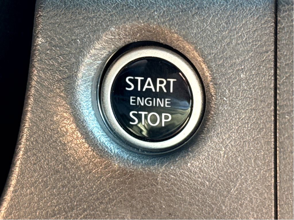 Used 2024 Nissan Frontier SV image 18