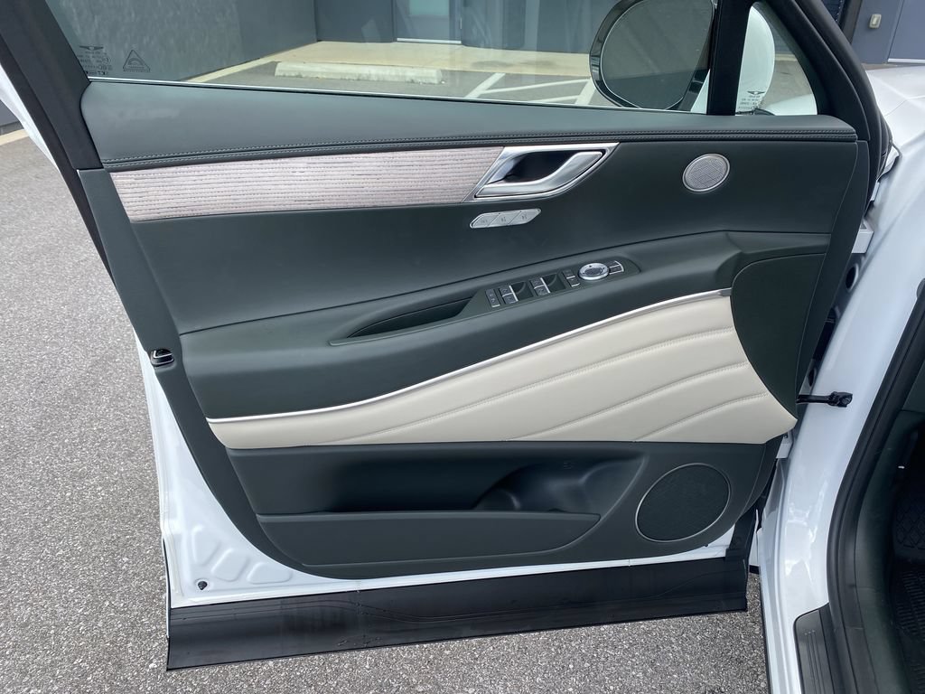 New 2027 Genesis GV80 2.5T Select AWD/4WD image 17