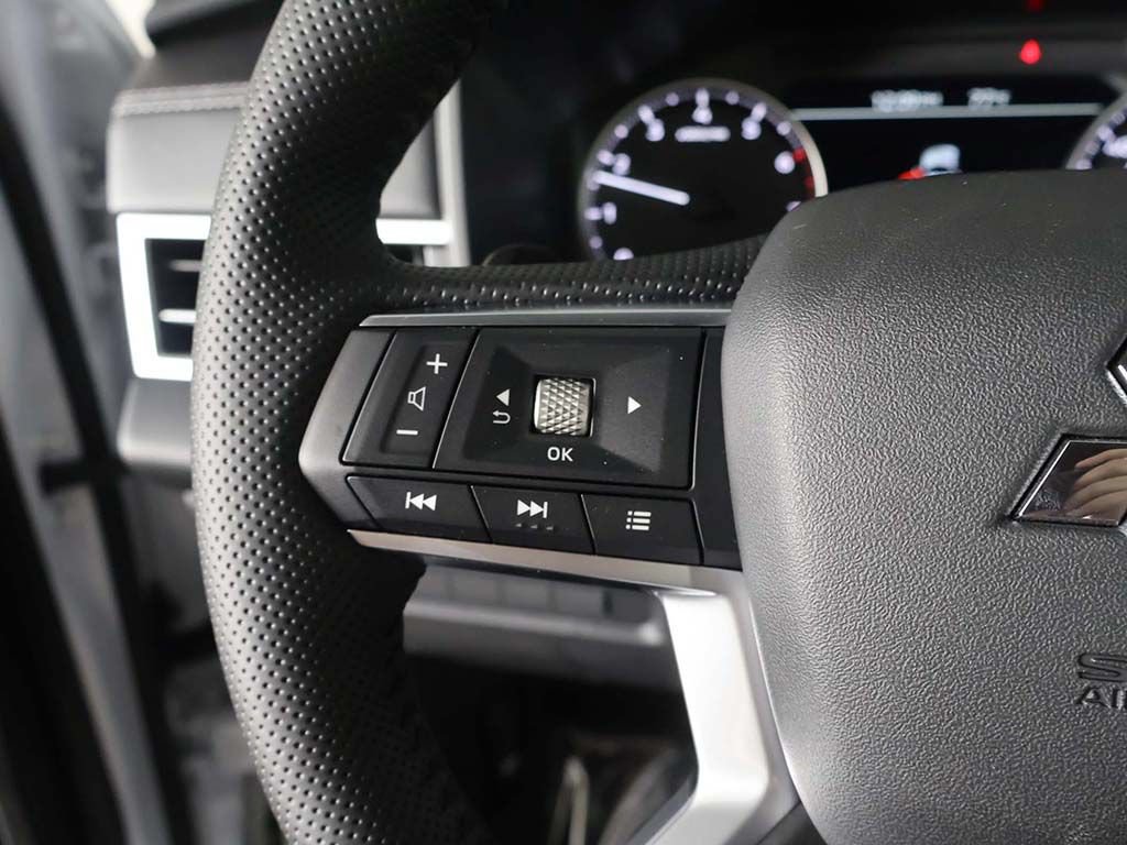 New 2026 Mitsubishi Outlander LE FWD image 39