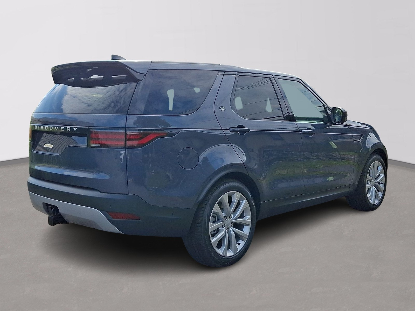 New 2026 Land Rover Discovery S AWD/4WD image 3