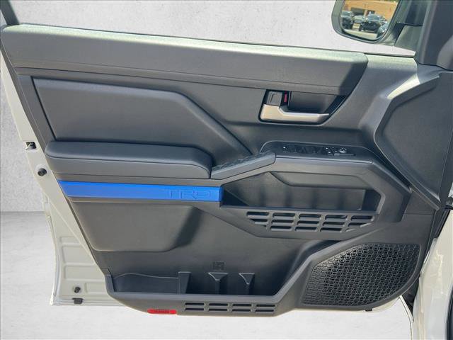 Certified 2025 Toyota Tacoma TRD Off-Road AWD/4WD image 11