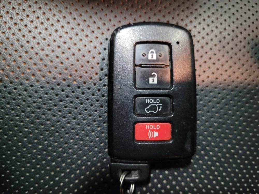 Used 2019 Toyota Highlander Limited Platinum w/ Carpet Mat Package (TMS) image 32