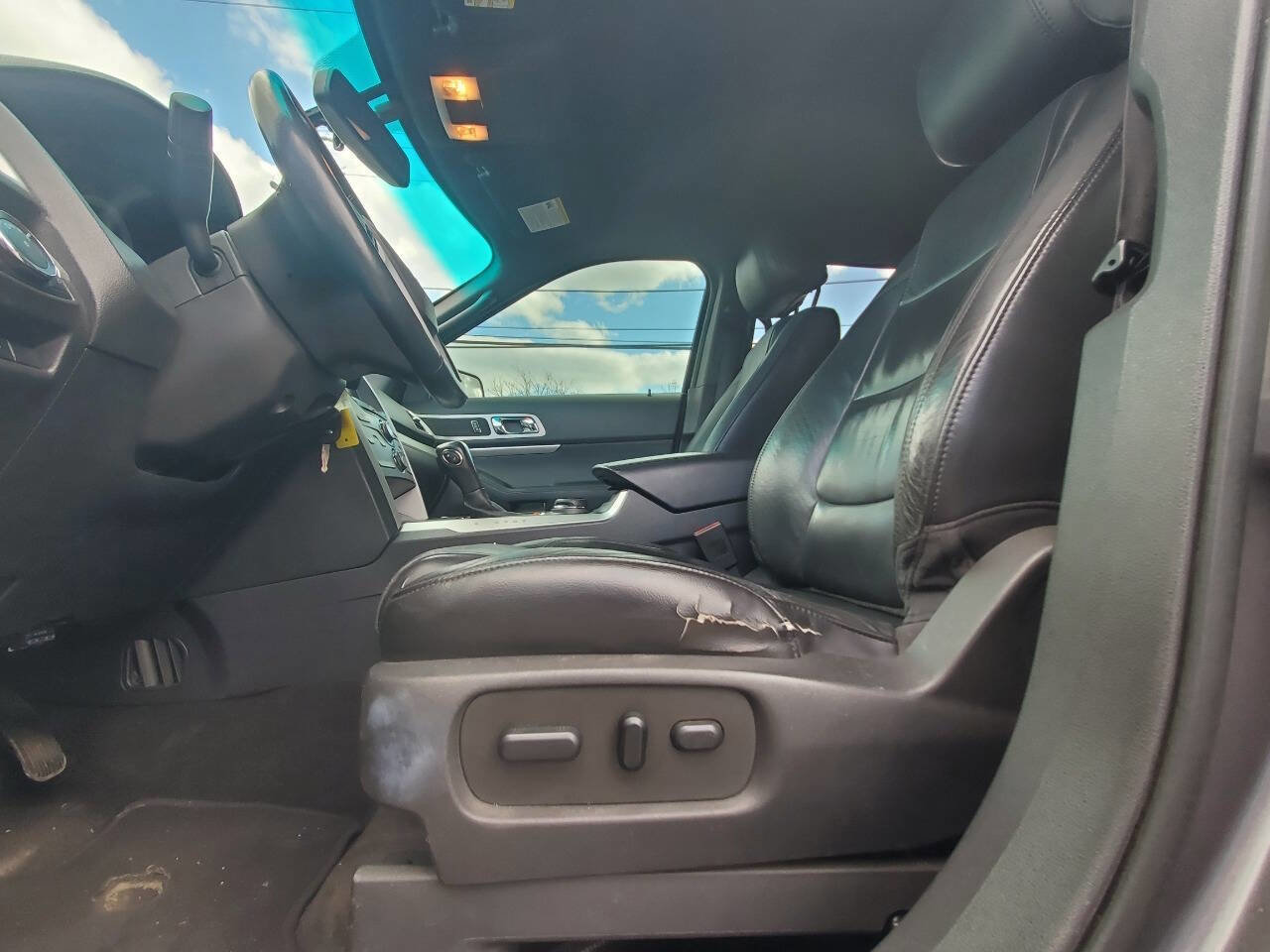 Used 2013 Ford Explorer XLT image 14