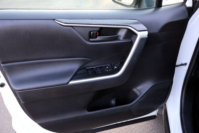 Used 2021 Toyota RAV4 LE image 24