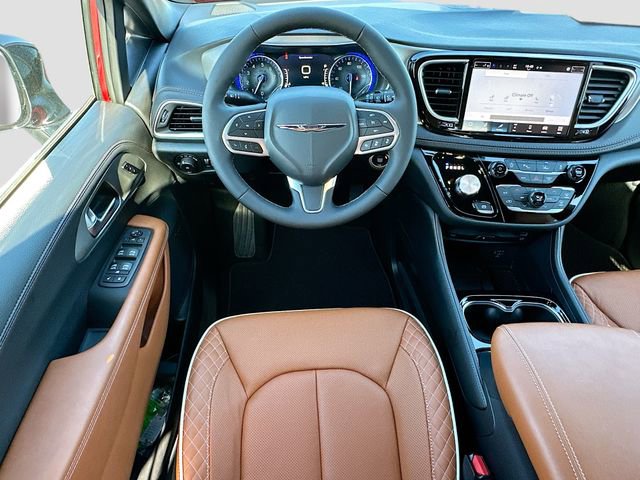 New 2026 Chrysler Pacifica Pinnacle w/ Trailer Tow Group image 16