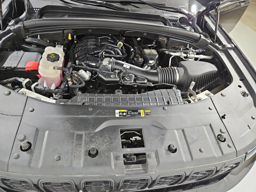 Used 2023 Jeep Grand Cherokee L Laredo AWD/4WD image 22