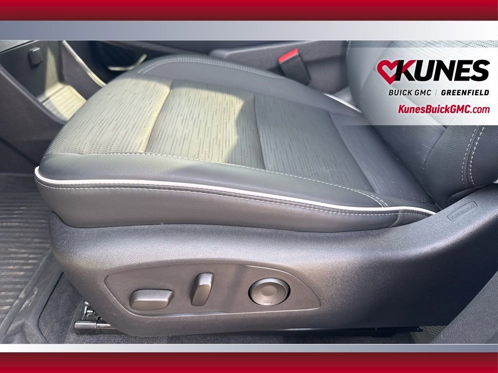 New 2025 Buick Enclave Sport Touring w/ Super Cruise Package image 17