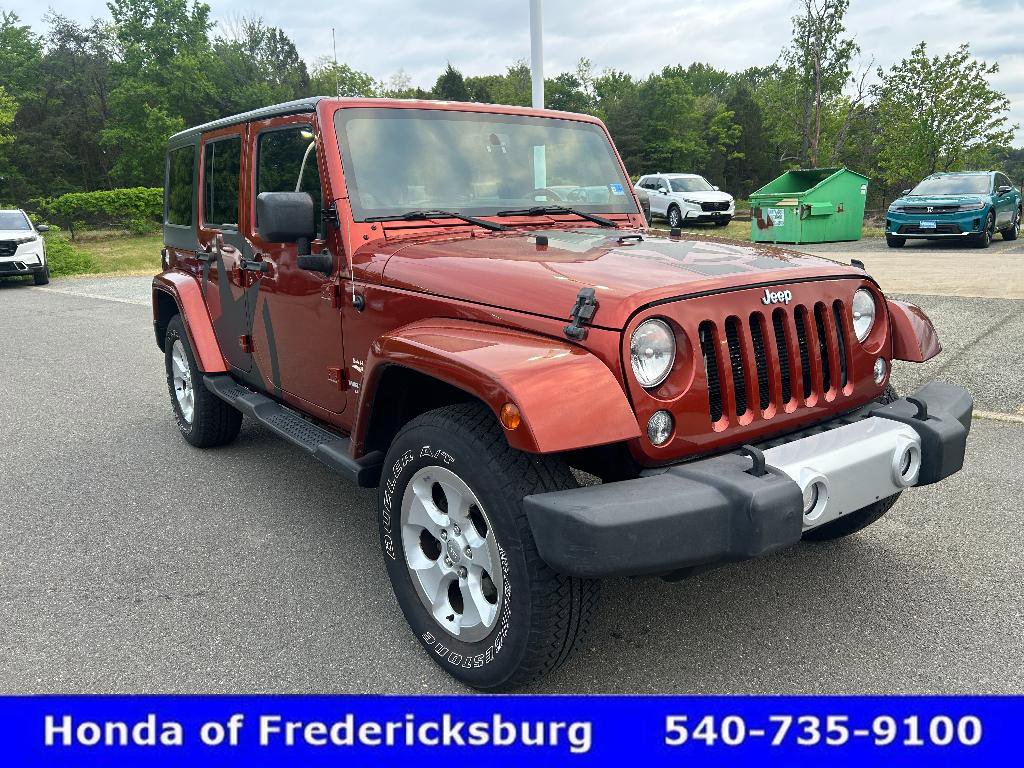Used 2014 Jeep Wrangler Unlimited Sahara w/ Connectivity Group AWD/4WD image 8
